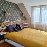 Francette A 500m De La *