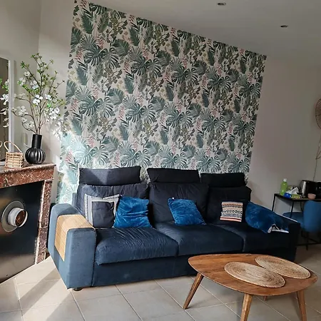 Βίλα Francette A 500m De La *