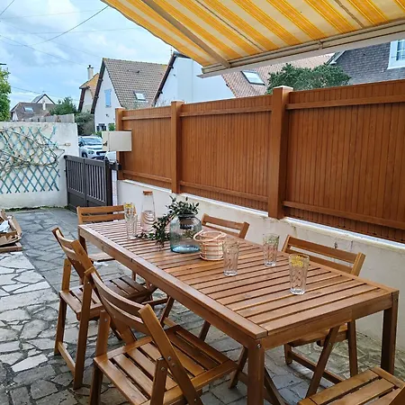 Βίλα Francette A 500m De La