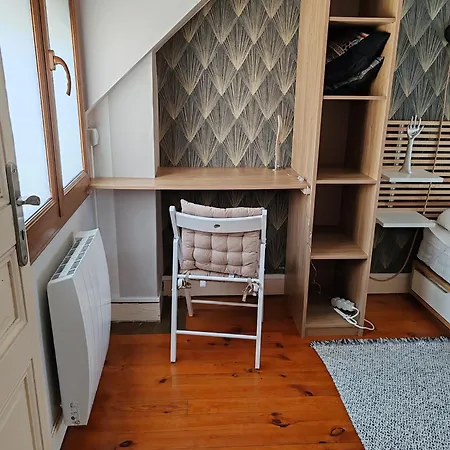 Francette A 500m De La Βίλα