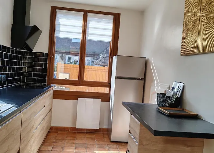 Francette A 500m De La Villa Ouistreham